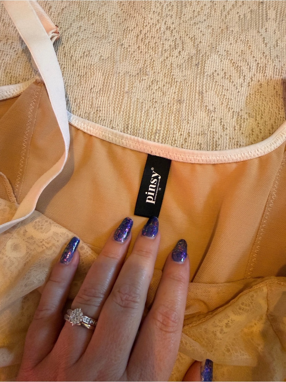 Pinsy sculpting lace shapewear bodysuit - Picture 3 of 13